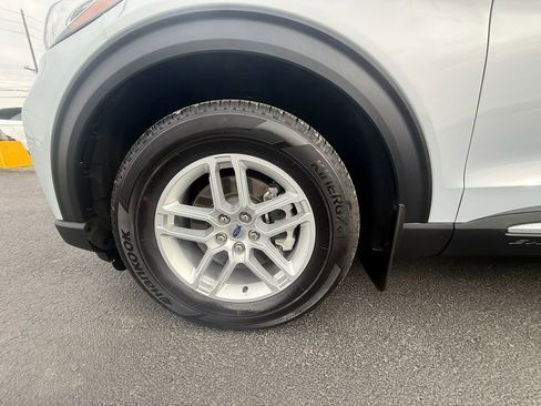 Used 2025 Ford Explorer Active w/ Active Comfort Package image 10