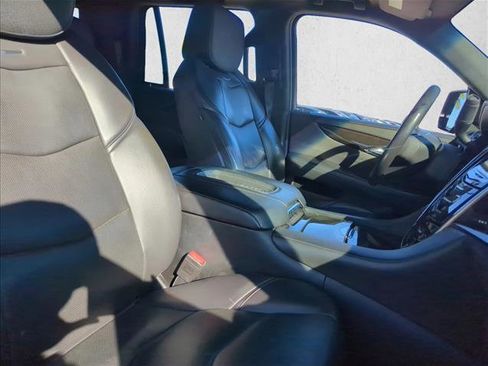 Used 2018 Cadillac Escalade Platinum image 24