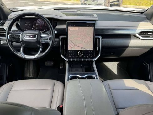 Used 2026 GMC Acadia Elevation w/ Elevation Premium Package FWD image 3