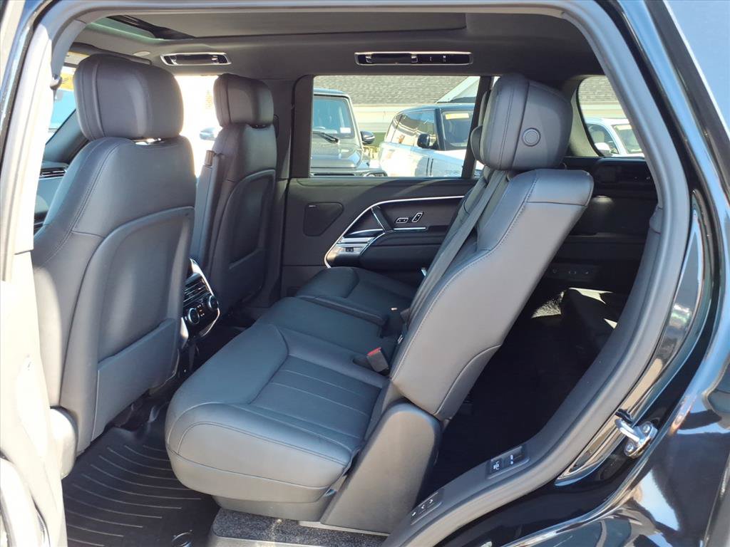 Certified 2025 Land Rover Range Rover Long Wheelbase SE AWD/4WD image 12