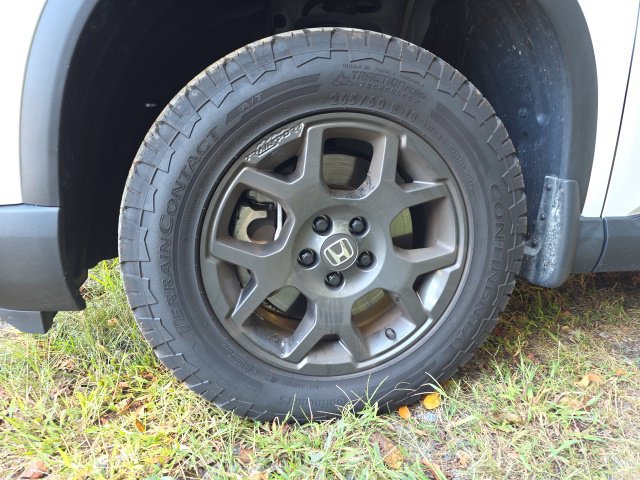 Used 2025 Honda Pilot TrailSport image 2
