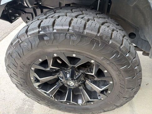 Used 2020 Jeep Wrangler Unlimited Sahara AWD/4WD image 12