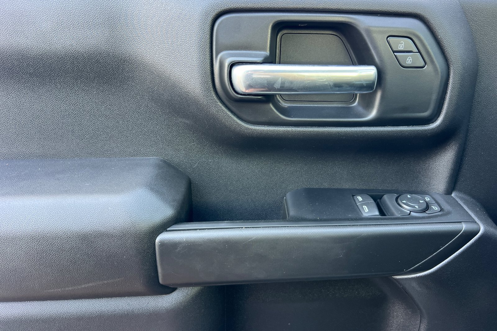 Used 2025 Chevrolet Silverado 1500 W/T RWD image 12