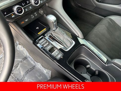 Used 2023 Acura Integra A-Spec image 18