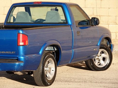 Used 2000 Chevrolet S10 Pickup LS w/ Preferred Equipment Group image 48