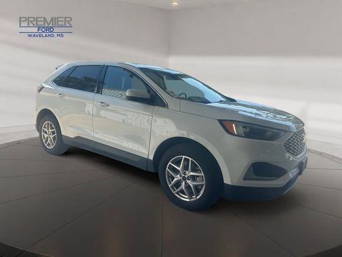 Used 2024 Ford Edge SEL image 7