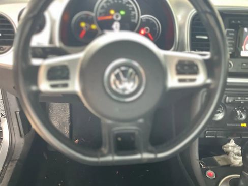 Used 2013 Volkswagen Beetle TDI image 4