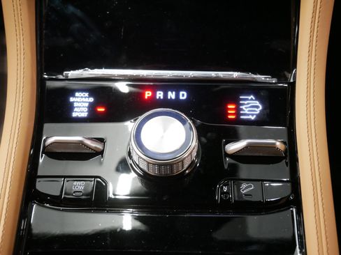 New 2025 Jeep Grand Cherokee Summit image 10