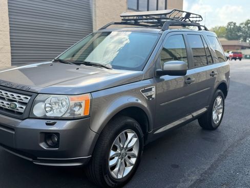 Used 2011 Land Rover LR2 HSE AWD/4WD image 40