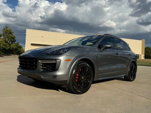Used 2017 Porsche Cayenne GTS AWD/4WD image 2