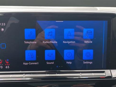 Used 2024 Volkswagen Atlas Peak Edition SE AWD/4WD image 34
