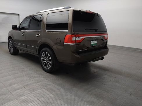 Used 2016 Lincoln Navigator Select image 5