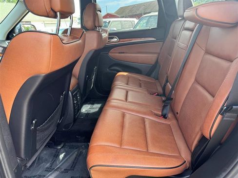 Used 2013 Jeep Grand Cherokee Overland image 24