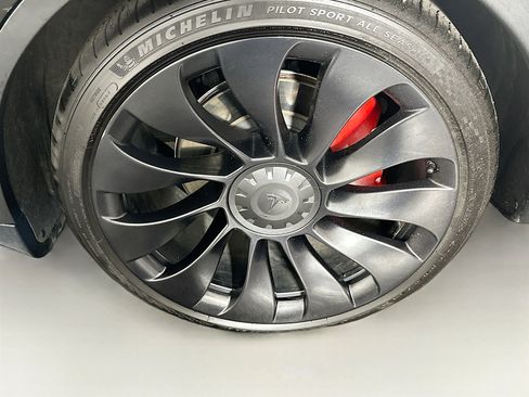 Used 2022 Tesla Model Y Performance AWD/4WD image 11