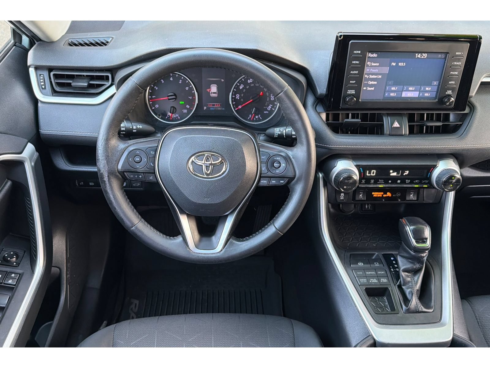 Used 2019 Toyota RAV4 XLE w/ Convenience Package AWD/4WD image 16