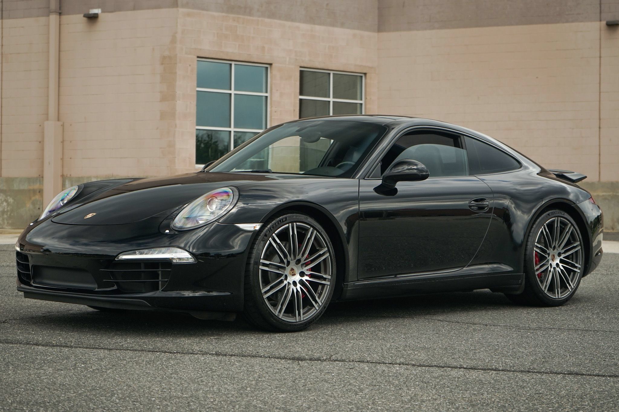 Used 2014 Porsche 911 Carrera S RWD image 2