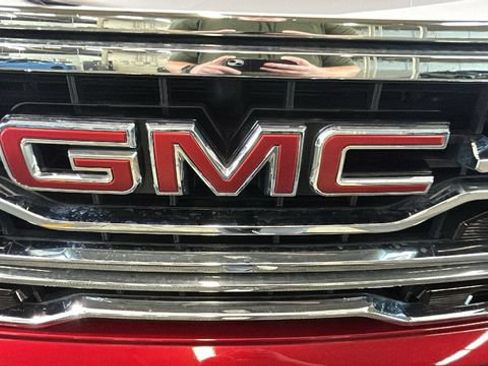Used 2024 GMC Sierra 1500 SLT w/ SLT Convenience Package AWD/4WD image 8