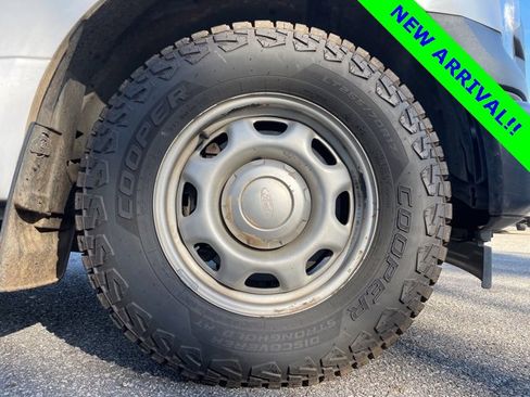 Used 2017 Ford F150 XL w/ Equipment Group 101A Mid image 3