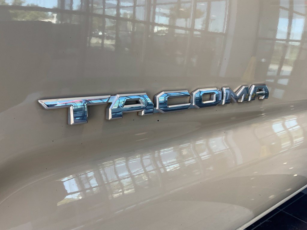 Used 2019 Toyota Tacoma Limited AWD/4WD image 23