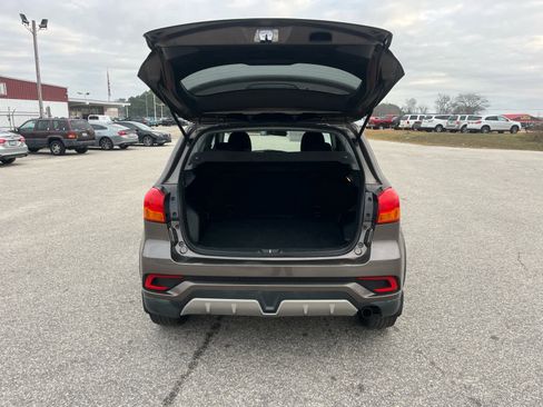 Used 2018 Mitsubishi Outlander Sport ES image 15