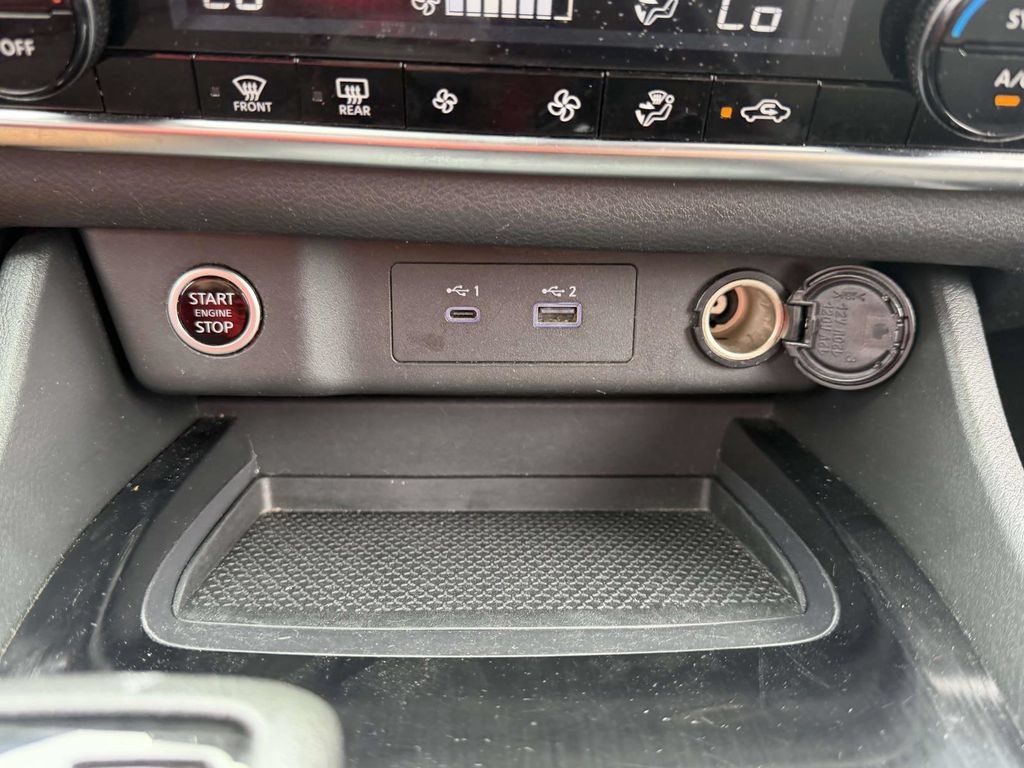 Used 2023 Nissan Rogue SV FWD image 31