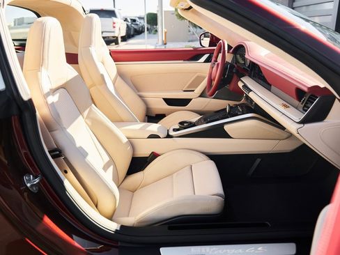 Used 2021 Porsche 911 Targa 4S image 22