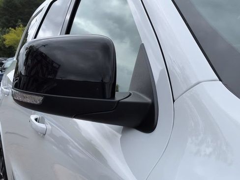 Certified 2025 Dodge Durango R/T AWD/4WD image 11