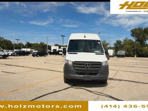 Used 2025 Mercedes-Benz Sprinter 2500 image 5