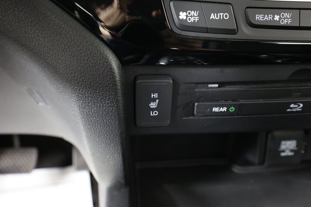 Used 2017 Honda Pilot Touring image 37