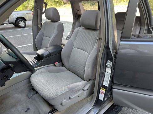 Used 2003 Toyota 4Runner SR5 AWD/4WD image 16