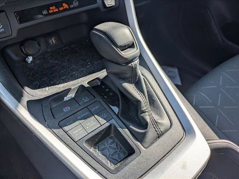 Used 2024 Toyota RAV4 XLE AWD/4WD image 9