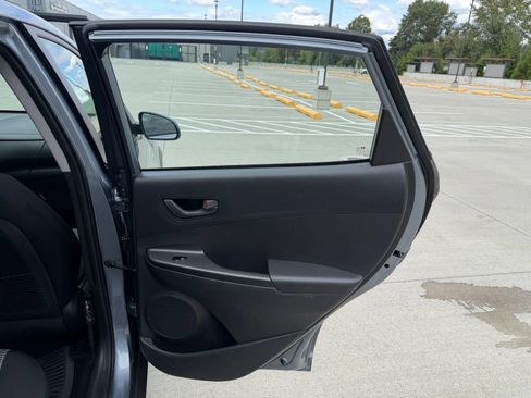 Used 2019 Hyundai Kona SE AWD/4WD image 17