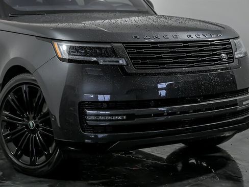 Used 2023 Land Rover Range Rover Long Wheelbase Autobiography image 2