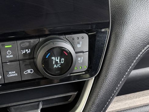 Used 2024 Toyota Grand Highlander Limited image 31