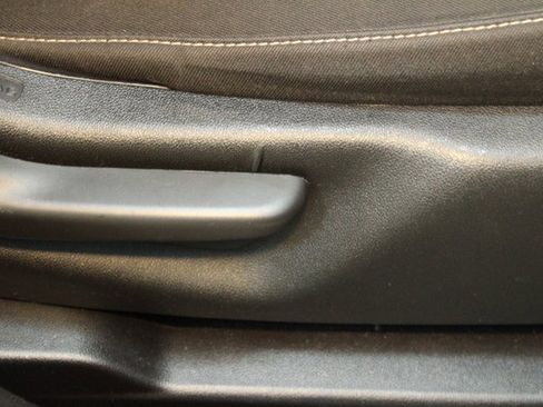 Used 2019 GMC Acadia SLE image 12