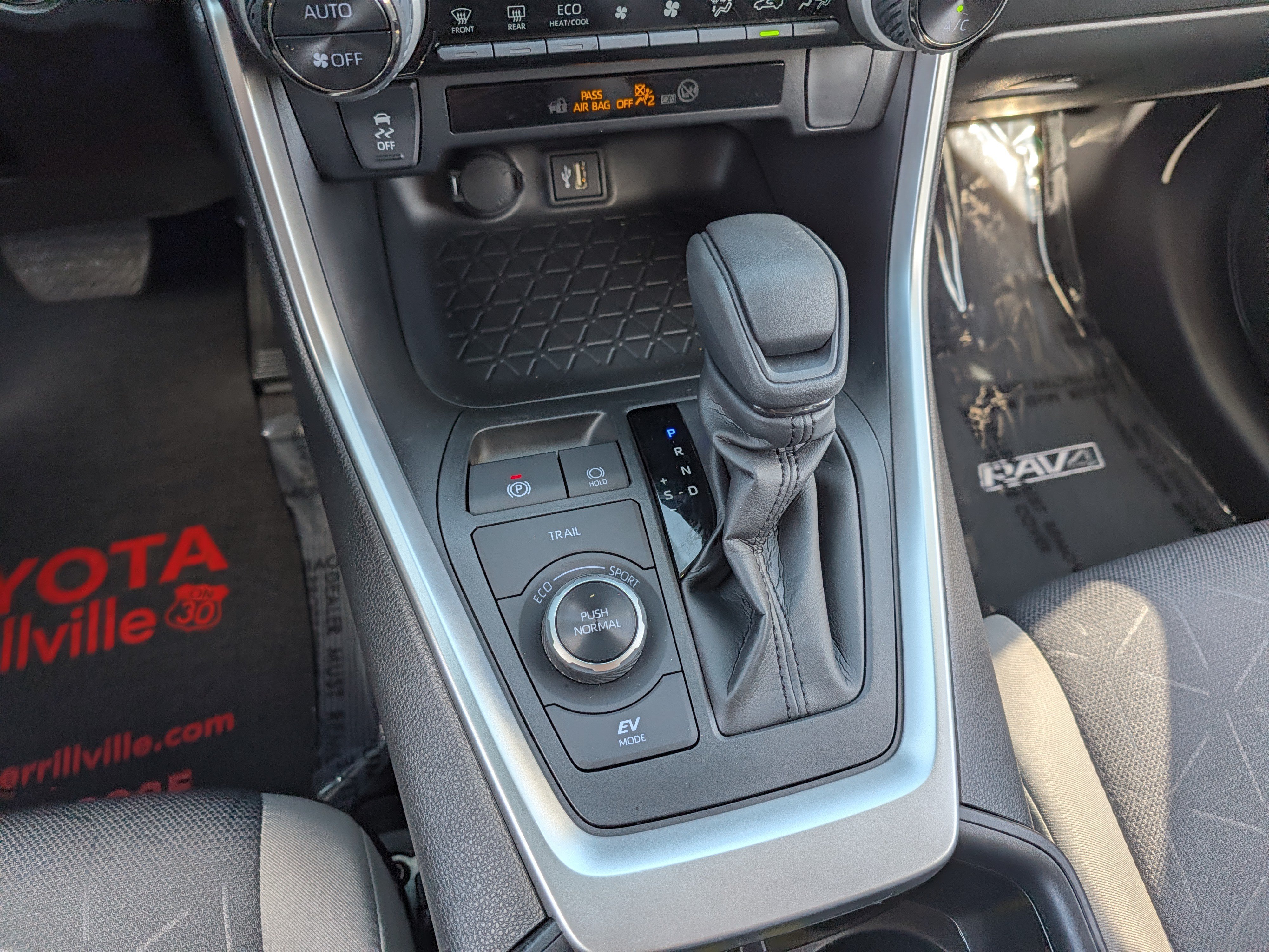 Certified 2025 Toyota RAV4 XLE w/ Convenience Package AWD/4WD image 32