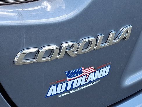 Used 2025 Toyota Corolla LE FWD image 31