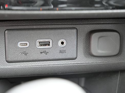 Used 2022 Buick Encore GX Select w/ Sport Touring Package image 27