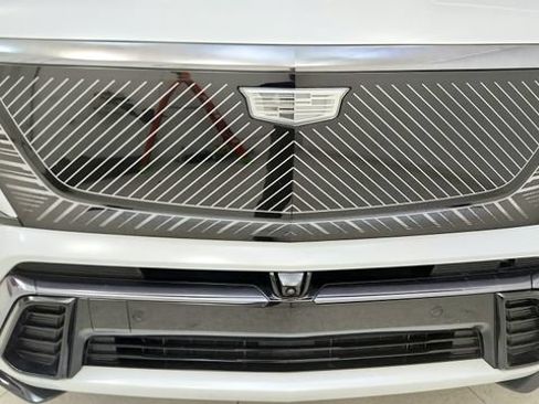 Used 2026 Cadillac Vistiq Platinum w/ LPO, Floor Liner Package AWD/4WD image 23