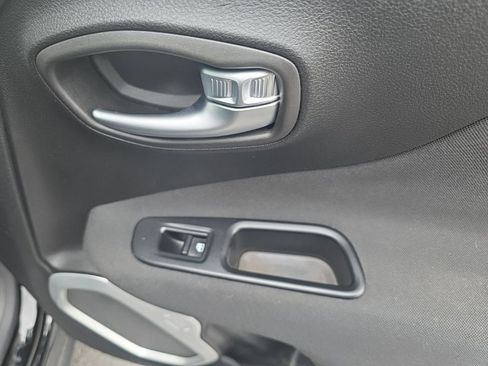 Used 2018 Jeep Renegade Sport w/ Power & Air Group image 37