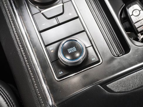 Used 2024 Ford Expedition XLT image 27