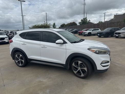 Used 2017 Hyundai Tucson Sport image 5