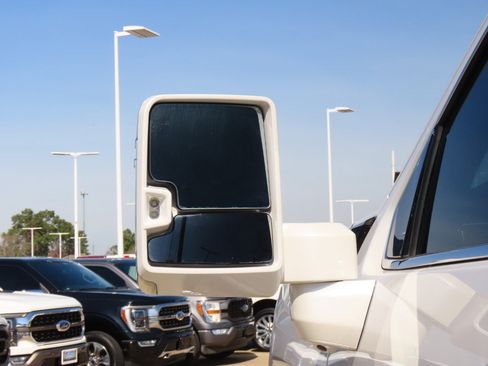 Used 2024 GMC Sierra 3500 Denali Ultimate image 17