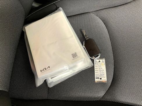 Used 2024 Kia Forte LXS FWD image 33