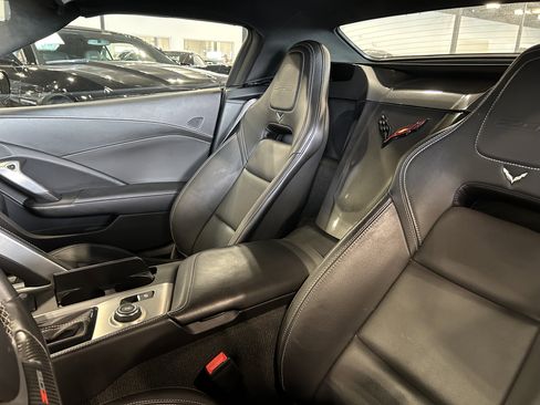 Used 2016 Chevrolet Corvette Z06 w/ 3LZ Preferred Equipment Group image 13