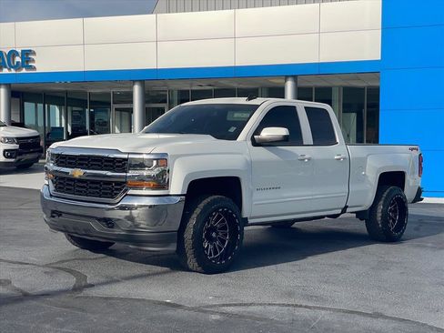 Used 2019 Chevrolet Silverado 1500 LT image 3