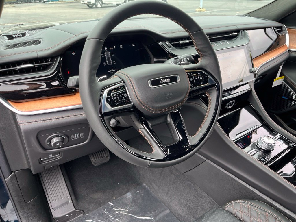 New 2027 Jeep Grand Cherokee Summit AWD/4WD image 3