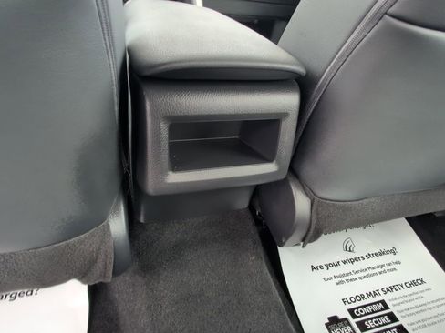 Used 2023 Toyota Camry SE image 16