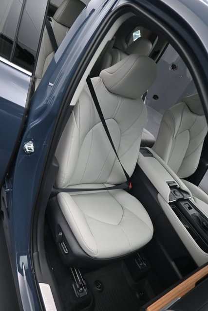 New 2026 Toyota Grand Highlander FWD image 17