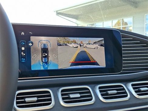 Used 2026 Mercedes-Benz GLS 450 4MATIC image 19